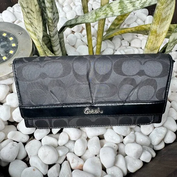 Coach Soho pleated signature Leather trifold Black and Gray check Wallet - Picture 1 of 10